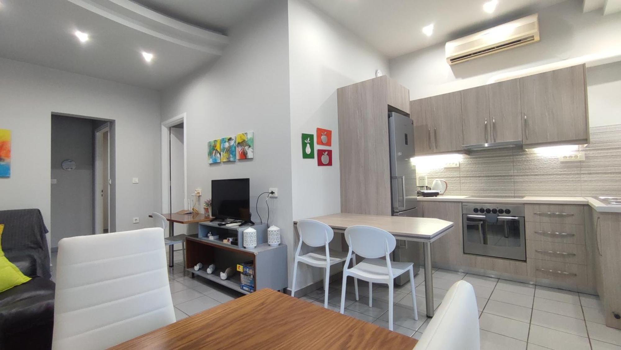 Dennis Stylish Apartment Kato Daratso Buitenkant foto