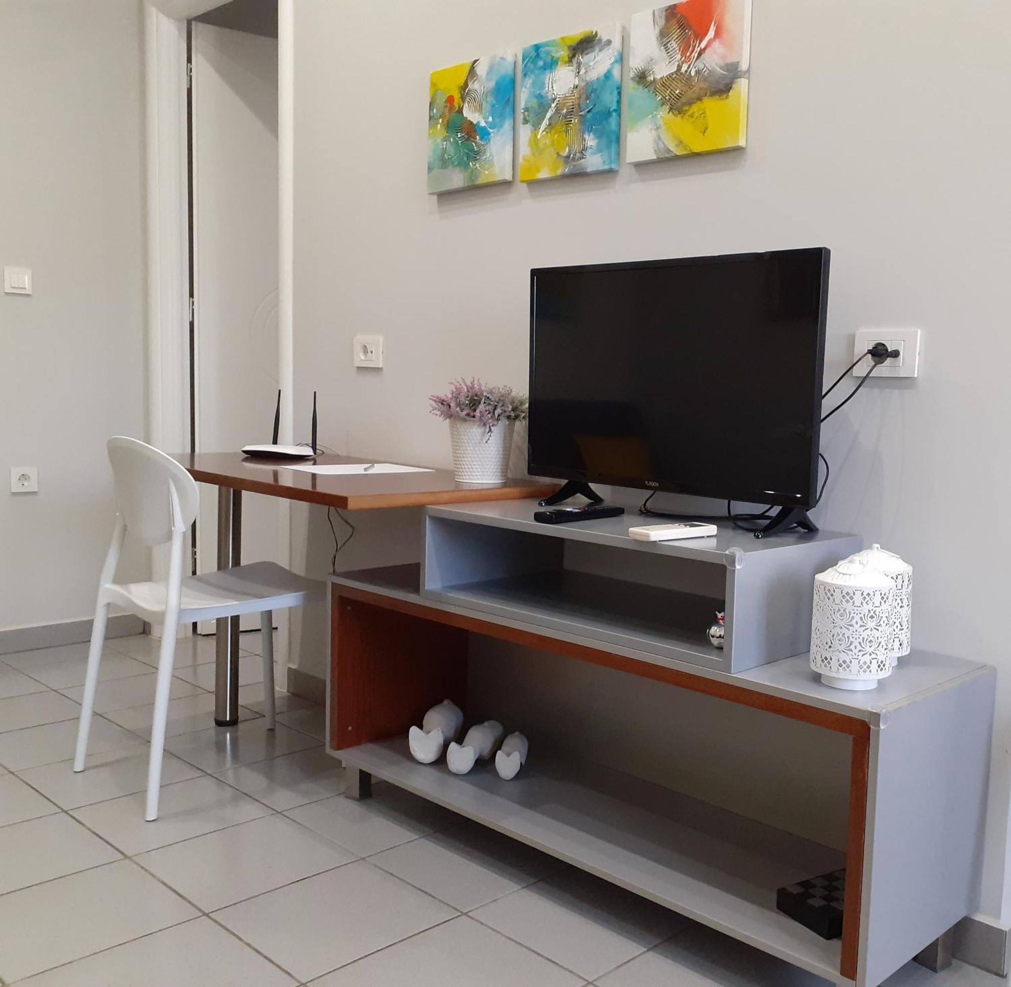 Dennis Stylish Apartment Kato Daratso Buitenkant foto